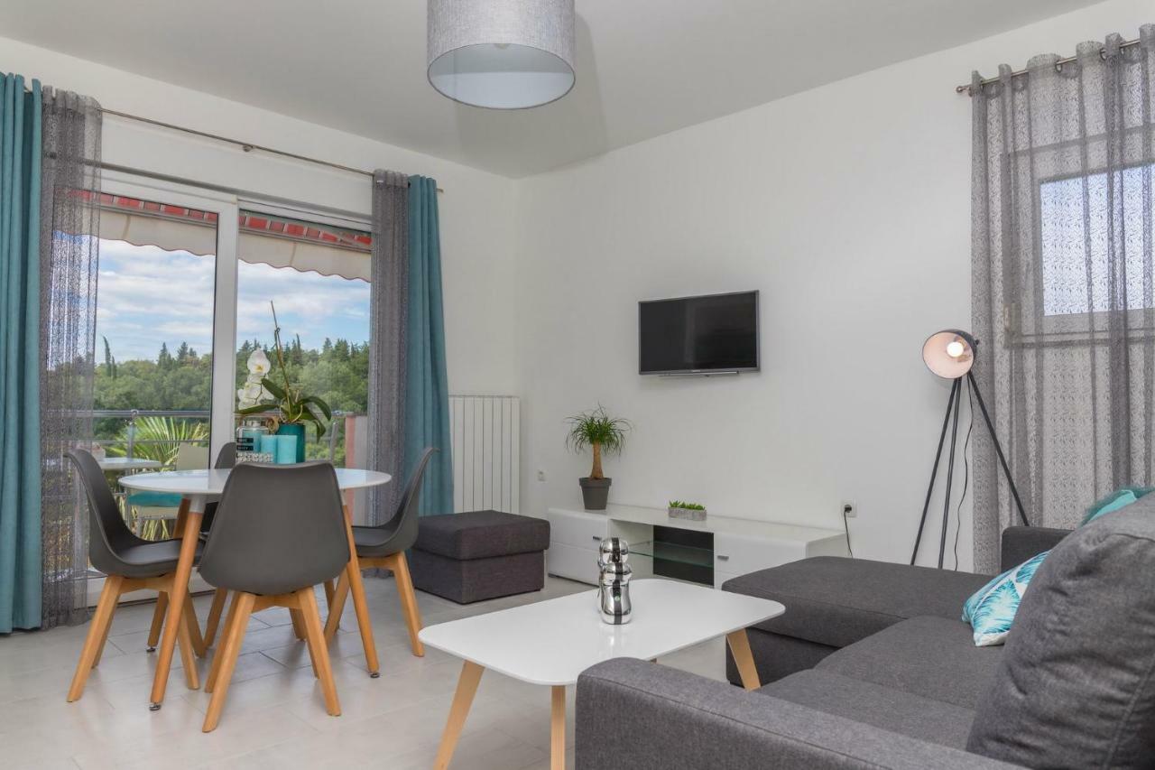 Apartments Zorica Dramalj Ngoại thất bức ảnh